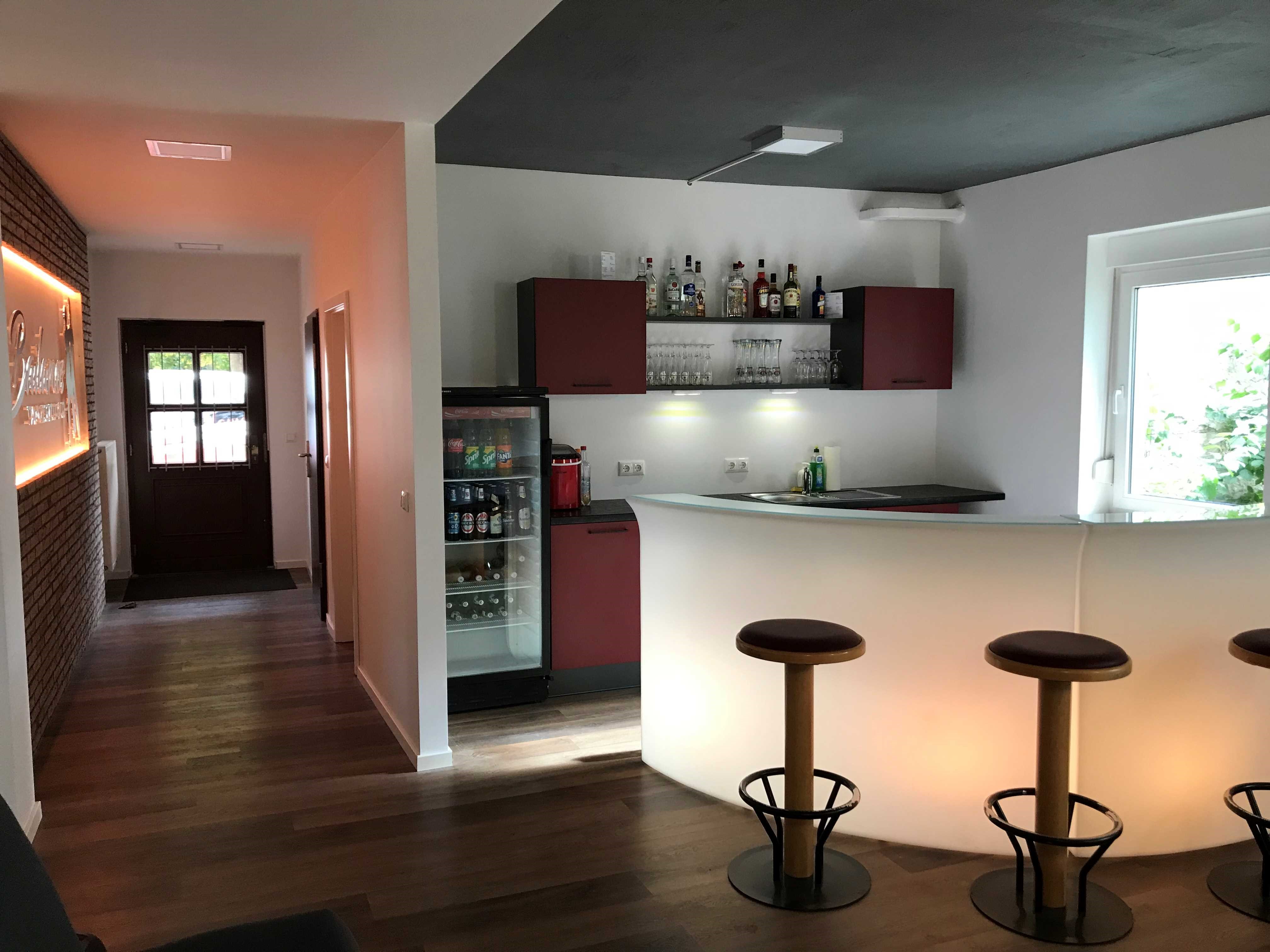 Unser Studio mit Bar